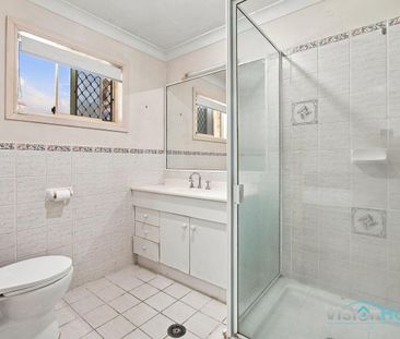 LARGE FAMILY HOME IN A QUIET CUL DE SAC - Photo 6