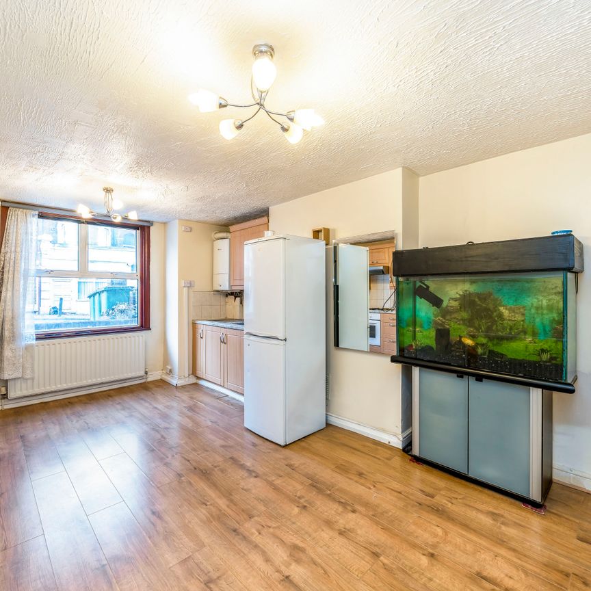 Charlton Church Lane, Charlton, SE7, London - Photo 1