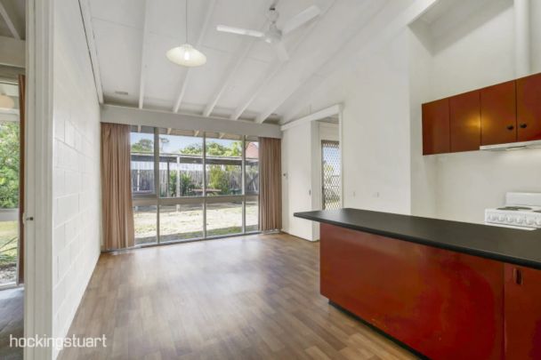 2 Bedroom unit with yard - *Access through Vern Wright Reserve* - Photo 1