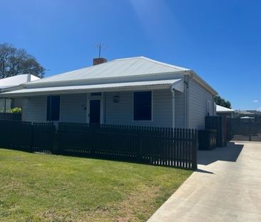 Tamworth Furnished Accommodation - North Tamworth - Photo 3