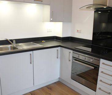 Millbrook Road East, Southampton - Photo 5