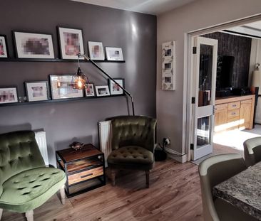 3 Bed Semi-Detached House, Brenley Gardens, SE9 - Photo 2