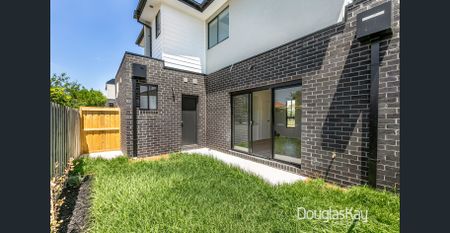 Neat and Modern Townhouse - Photo 3