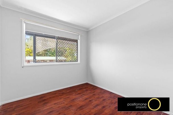 Highset home with bonus kitchenette and teenagers retreat under! - Photo 1