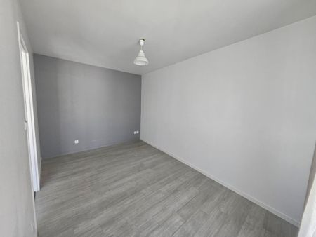 Location Appartement 2 pièces 45m² TOURS 37000 - Photo 2
