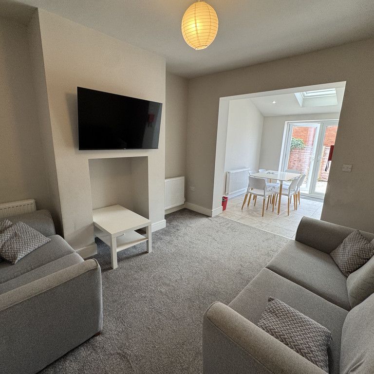 Kexby Avenue, Hull Road - P1820 - Photo 1