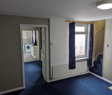 2 bedroom terraced house to rent - Photo 2