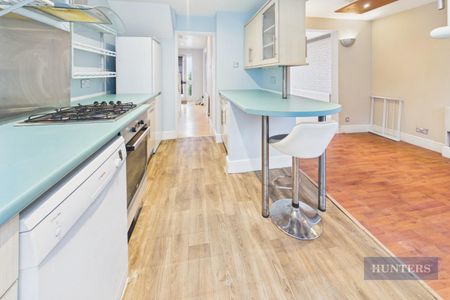 3 bedroom House To Let Total Size: 787 SQ FT - Photo 5