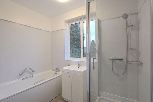 4 bedroom semi-detached house to rent - Photo 1