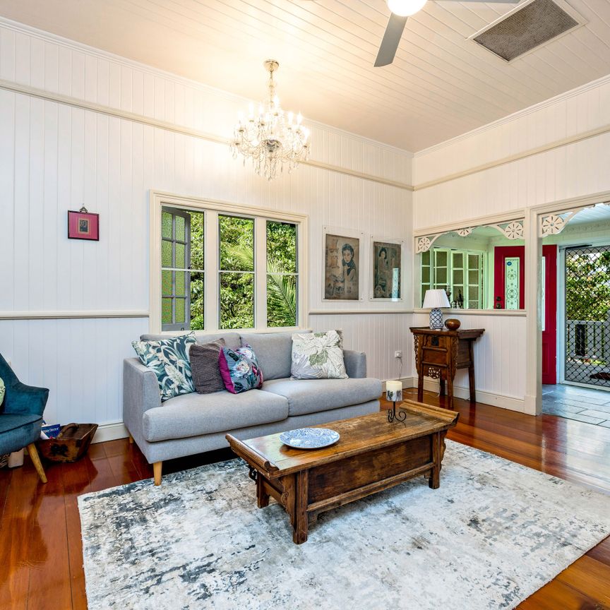 31-33 Bellevue Crescent, Edge Hill QLD 4870 - House For Rent | Domain - Photo 1