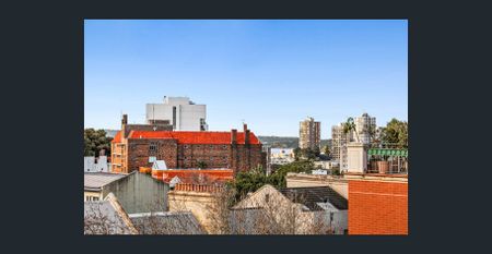 Perfectly situated one-bedroom home with sunny aspect - Photo 3