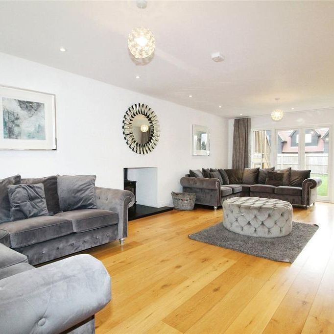 5 bedroom detached house to rent - Photo 1