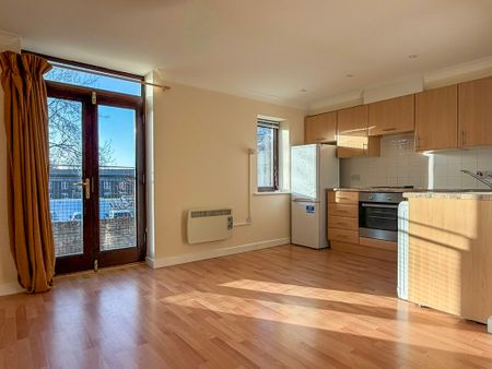 Whitlocks, High Street, Trumpington - Photo 3