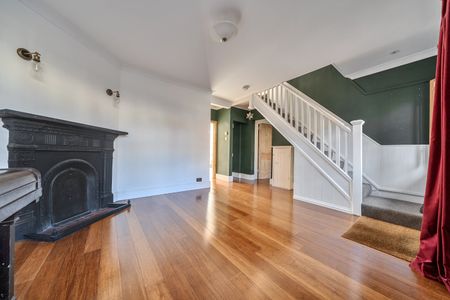 5 bedroom semi-detached house to rent - Photo 4