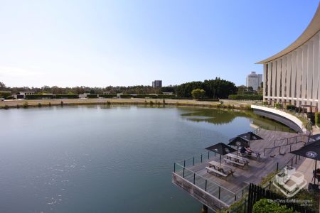 Luxury Waterfront Living at Royal Pines Marina - Photo 4