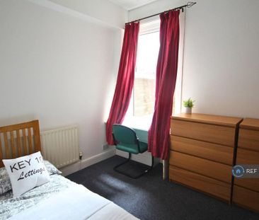 5 bedroom detached house to rent - Photo 5