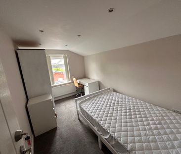4 bedroom house - Photo 3