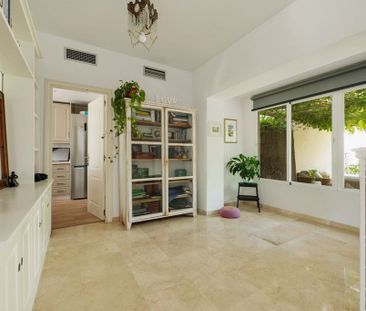 Luxury Semidetached House for rent in Estepona, Spain - Photo 4