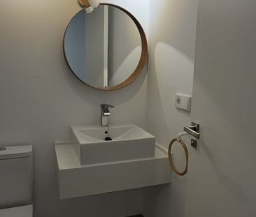 2 Bedroom Apartment For Rent in Estepona, Málaga - Photo 2