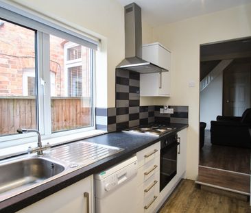 112 Paget Street - Photo 1