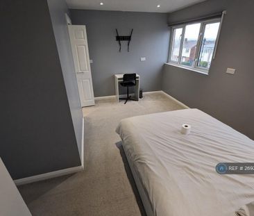 1 bedroom in a house share to rent - Photo 2