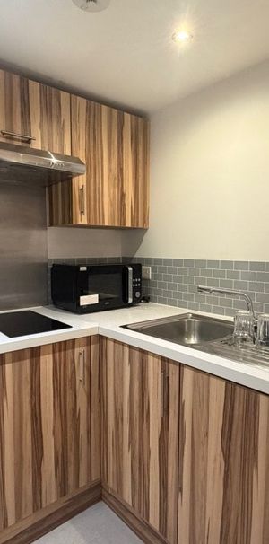 Venn Street, HUDDERSFIELD - Photo 1