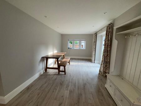 4 bedroom terraced house to rent - Photo 2