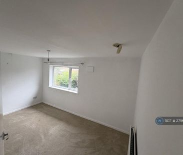 3 bedroom end of terrace house to rent - Photo 4