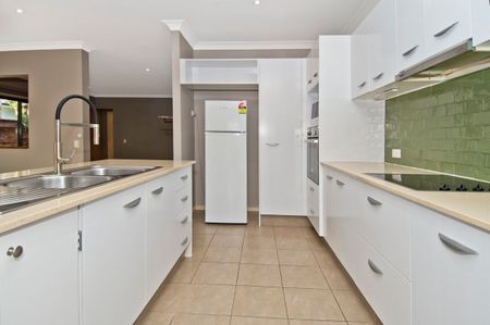 Spacious Upper Coomera Townhouse - Photo 5