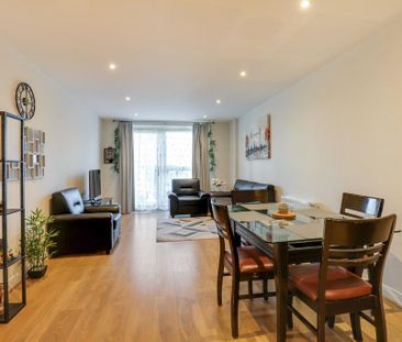 2 bedroom ground floor flat to rent - Photo 2