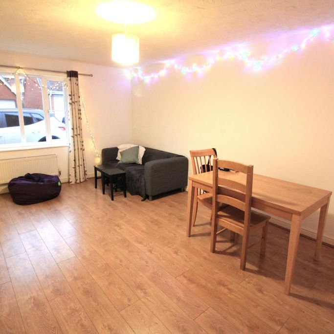 4 bedroom detached house to rent - Photo 1