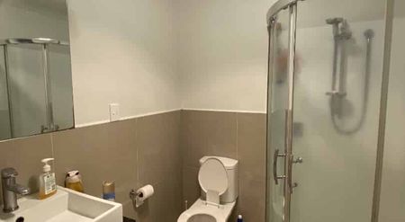 Immaculate Three Bedroom on Vesty - Photo 2