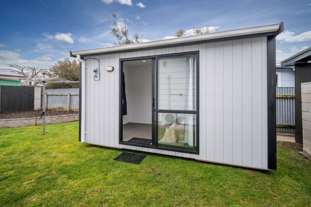 Tidy Family Home in Walton Way - Photo 1