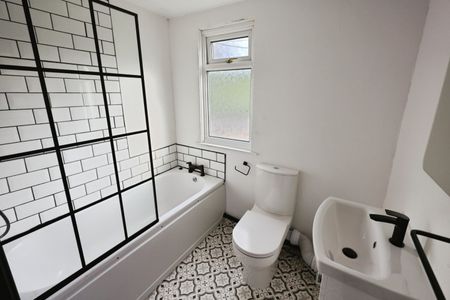 2 bedroom House To Let Total Size: 969 SQ FT - Photo 5