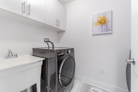 For Lease - 9241 White Oak Avenue, Niagara Falls, Ontario - Photo 2