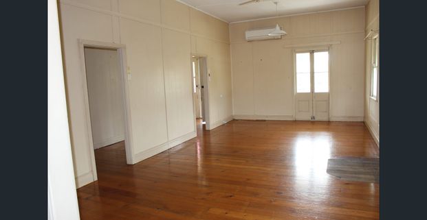 High-Set Home Close To Town - Photo 1