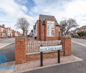 4 bed Apartment for Rent - Photo 4
