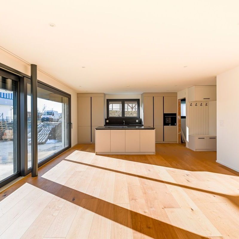 FIRST-TIME OWNERSHIP – LUXURIOUS 3.5-ROOM GARDEN APARTMENT - Photo 1