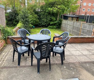 6 Bed Semi-Detached House, Epperstone Road, NG2 - Photo 5