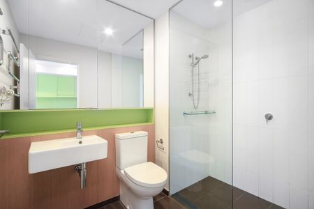 Unfurnished Two-Bedroom I Swimming Pool & Gym - Photo 5