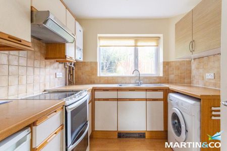 2 bedroom semi-detached house to rent - Photo 5