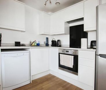 Stunning two bedroom flat available just off Portland Square! - Photo 4