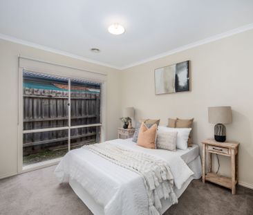 Well appointed and versatile three bedroom residence in quiet and c... - Photo 1