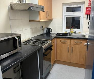 Room in a Shared House, Tanner St, IG11 - Photo 6