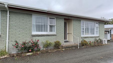 Raumati Beach - 2 Bedrooms - Photo 3