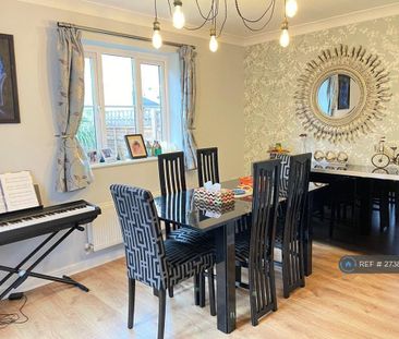 4 bedroom semi-detached house to rent - Photo 4