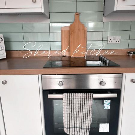 1 bedroom in a house share to rent - Photo 5