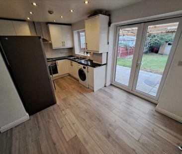 3 bedroom terraced house to rent - Photo 2