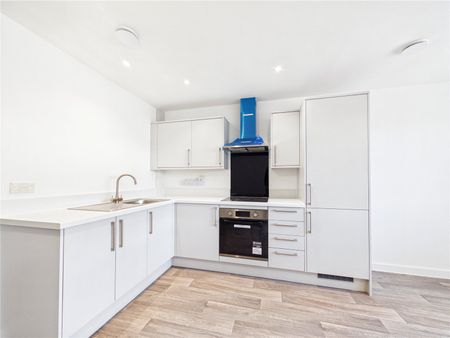 Phoenix Court, Hawkins Road, Colchester, CO2 8ZE - Photo 2