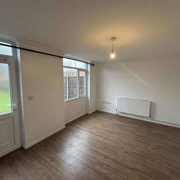 4 bedroom terraced house to rent - Photo 1